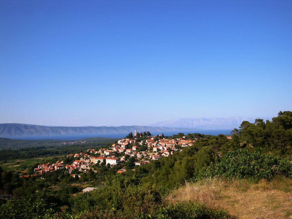 Apartments Vrisnik Jelsa  Bagian luar foto